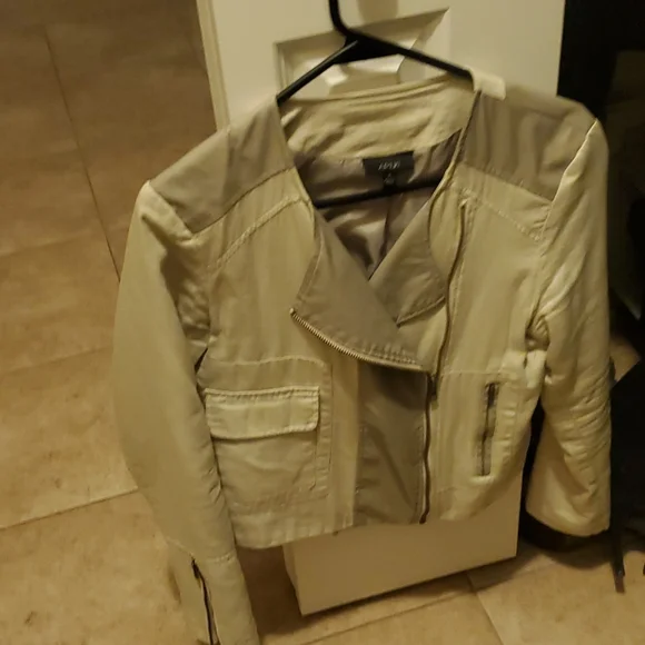 Jacket - Picture 3 of 3